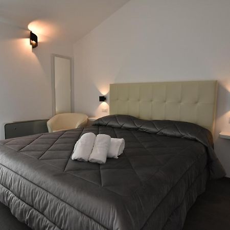 Cavour Rooms Olbia Esterno foto