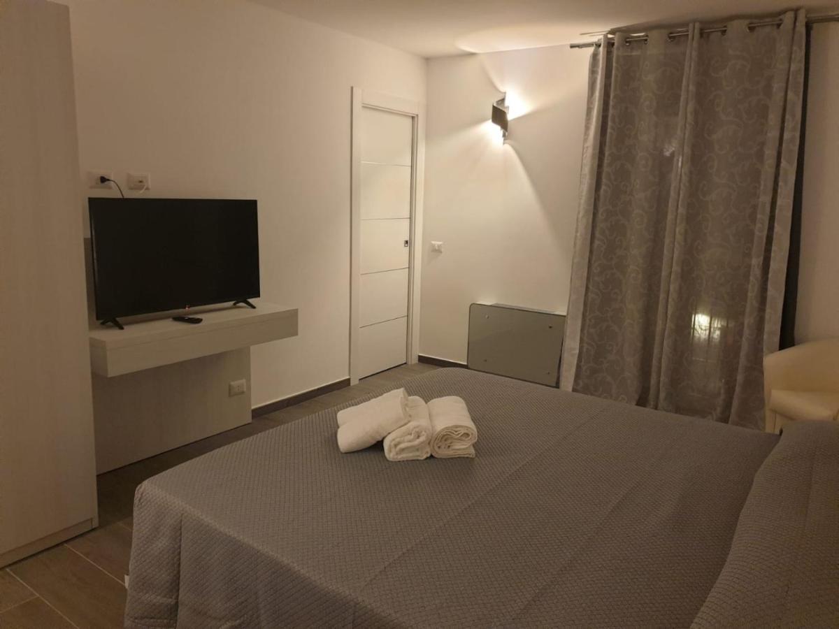 Cavour Rooms Olbia Esterno foto
