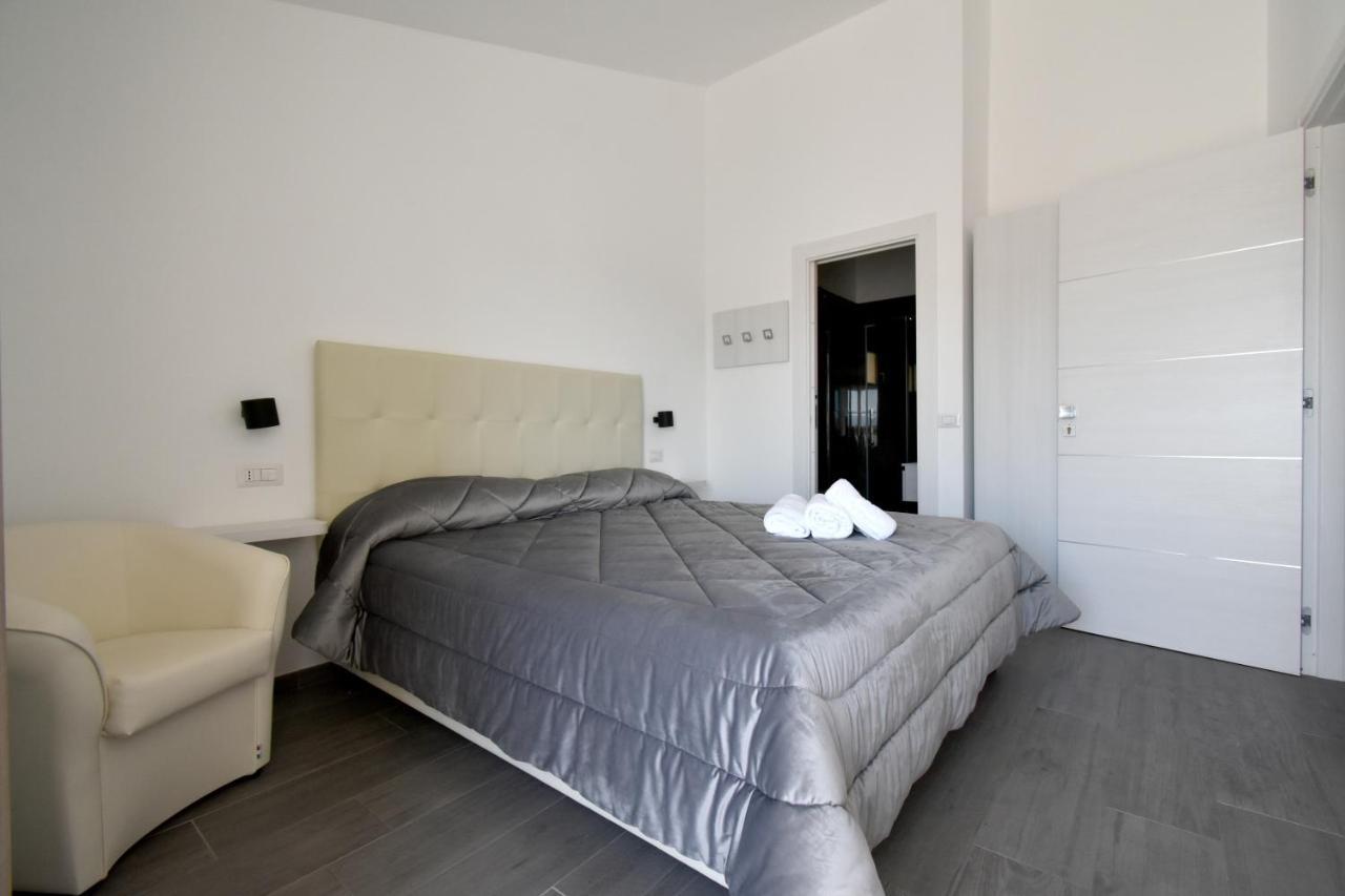 Cavour Rooms Olbia Esterno foto