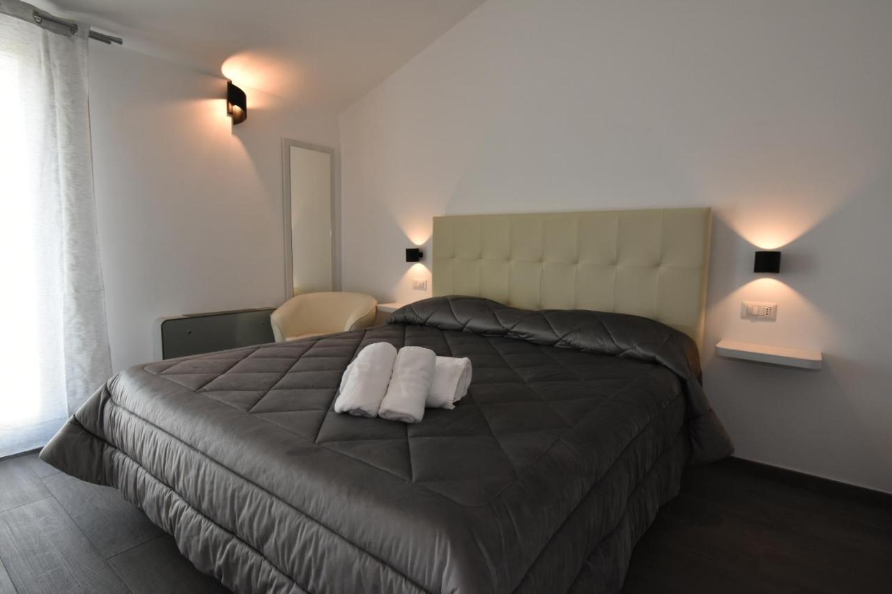 Cavour Rooms Olbia Esterno foto