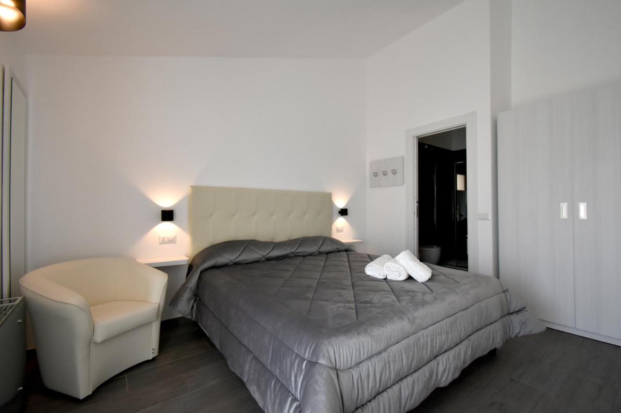 Cavour Rooms Olbia Esterno foto