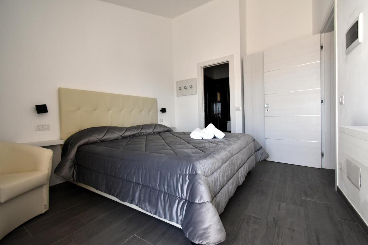 Cavour Rooms Olbia Esterno foto