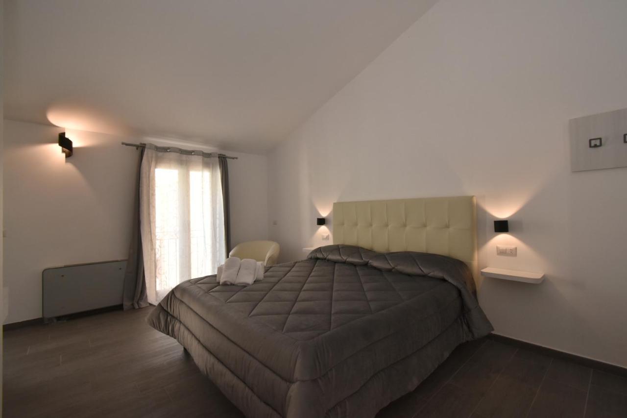 Cavour Rooms Olbia Esterno foto